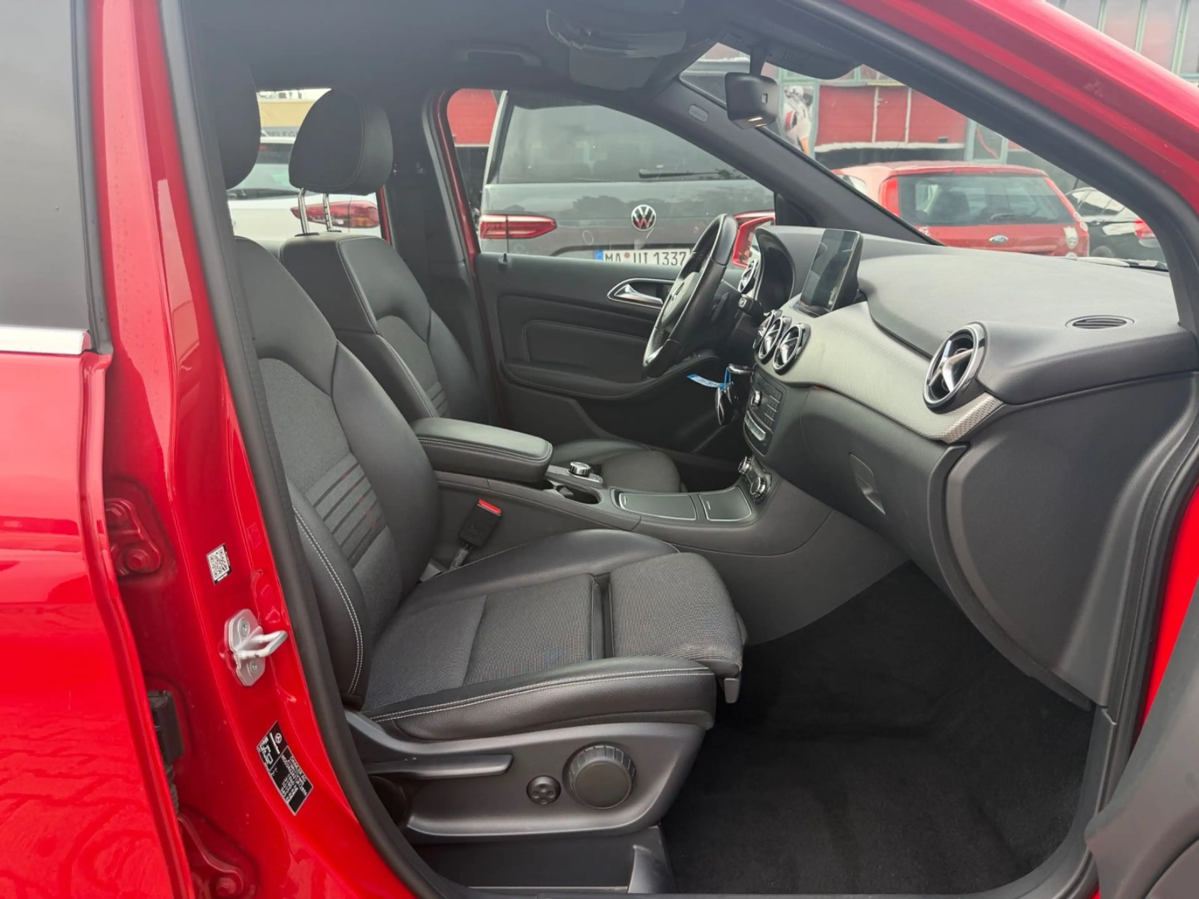 Mercedes-Benz B 180 /ACC/HARMAN/KARDON/SPORT/MEMORY/ — photo 14