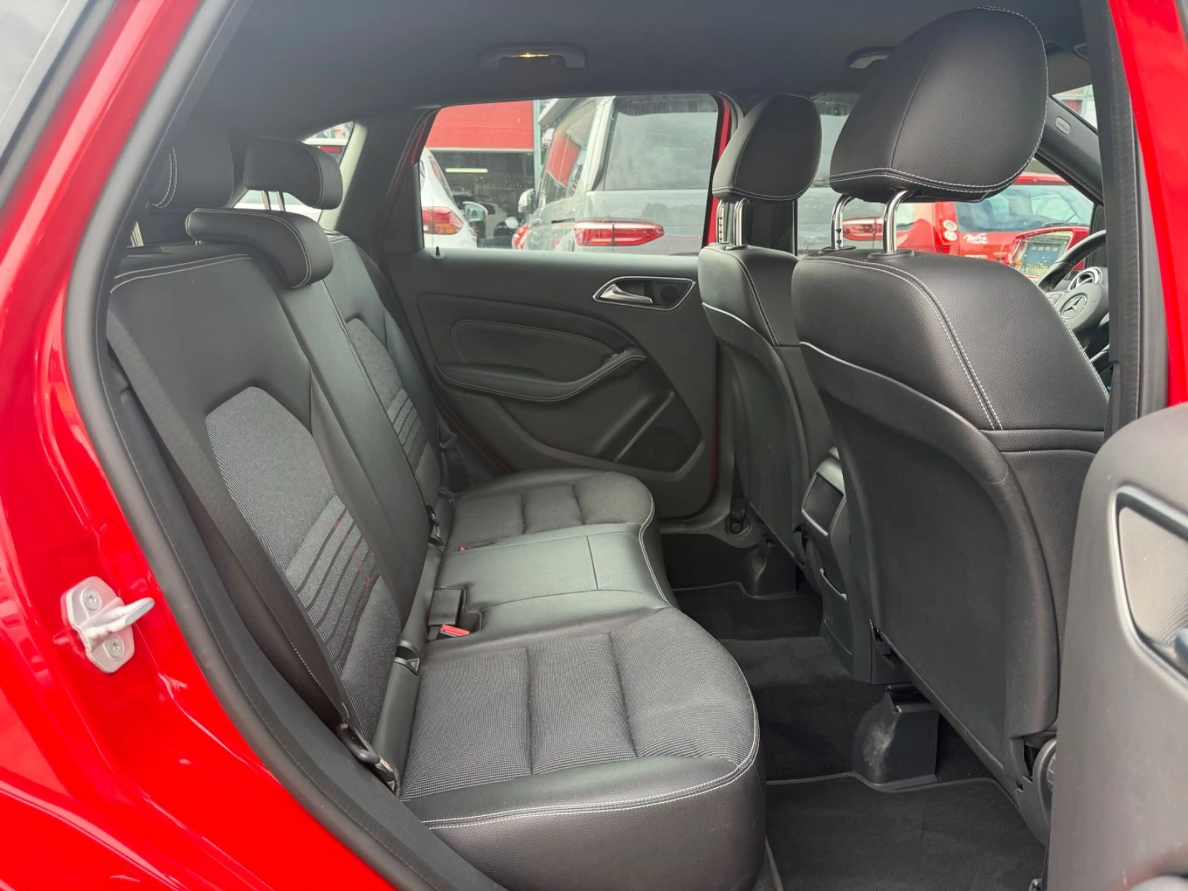 Mercedes-Benz B 180 /ACC/HARMAN/KARDON/SPORT/MEMORY/ — photo 10