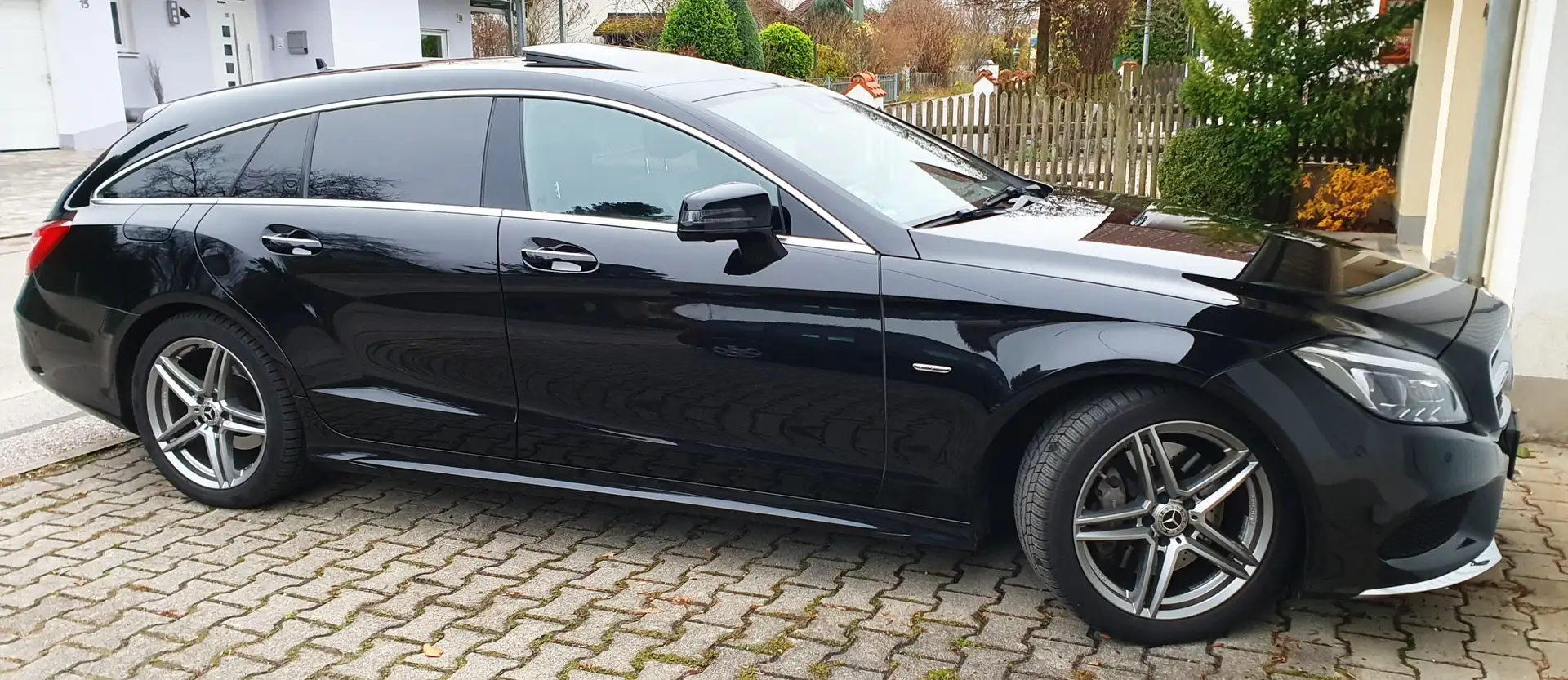 Mercedes-Benz CLS 350 d Shooting Brake 4Matic 9G-TRONIC Final Edition Schwarz - 1