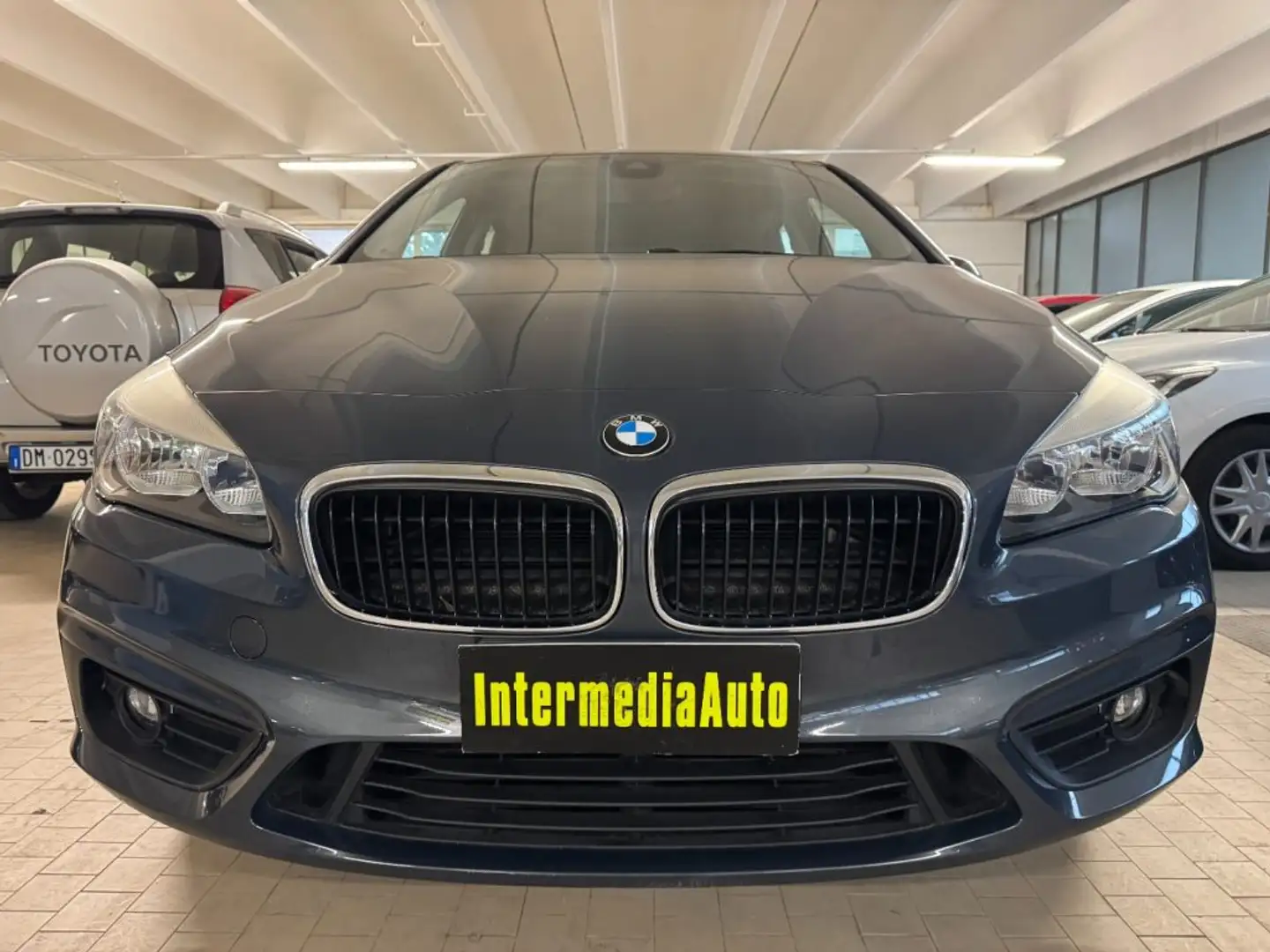 BMW 218 d  Active Tourer Advantage Blau - 2