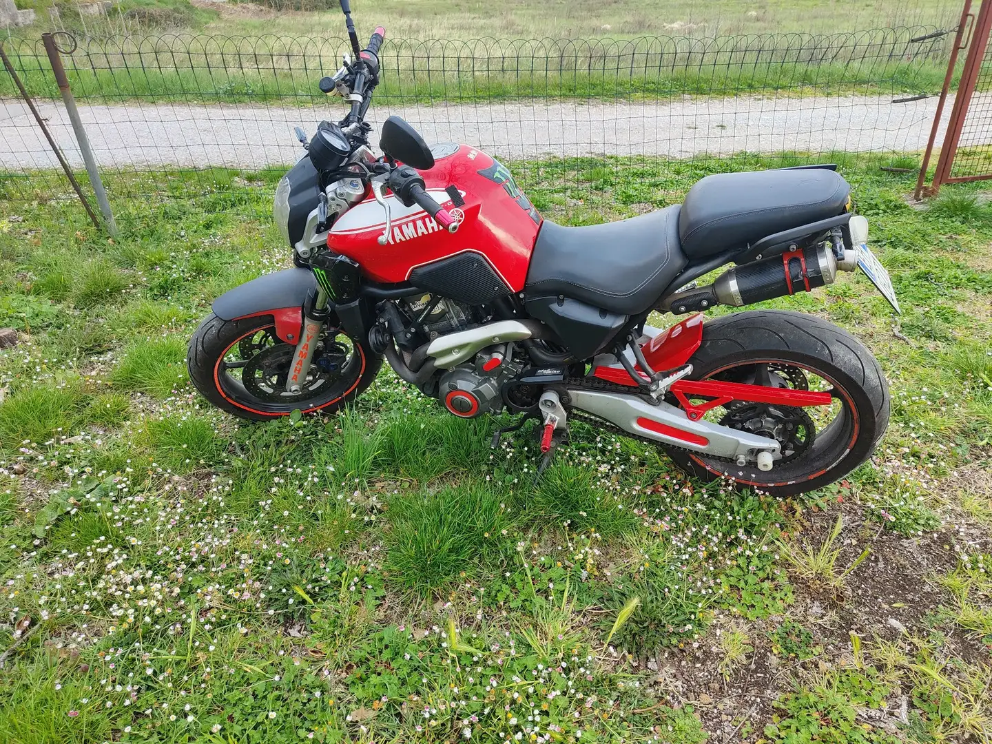 Yamaha MT-03 Naked Červená - 1