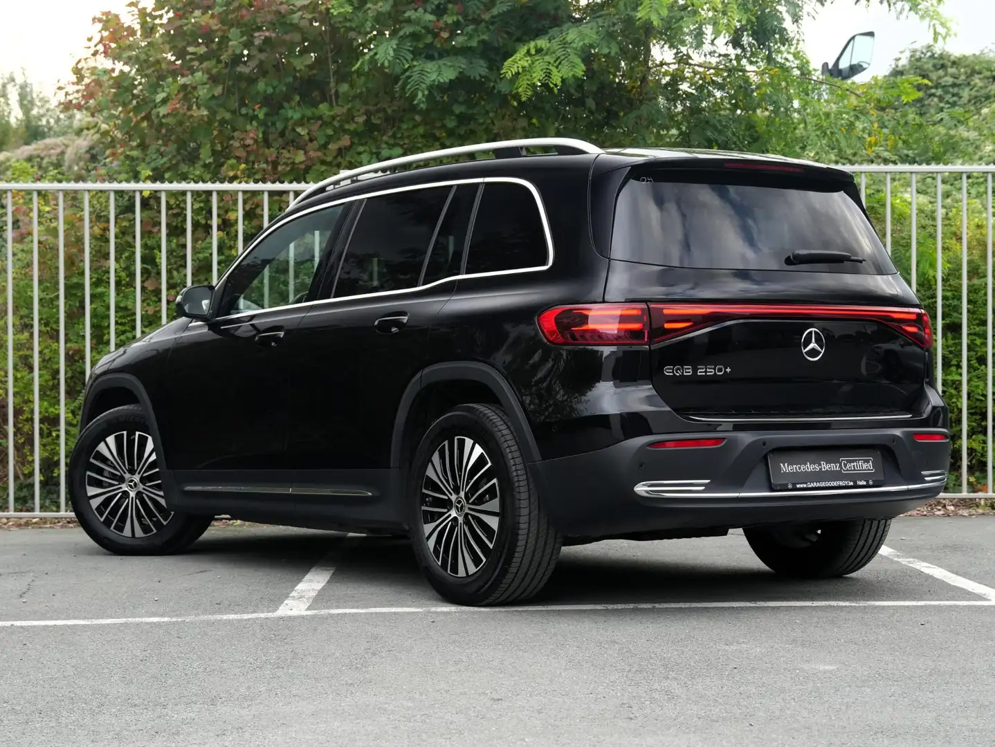 Mercedes-Benz EQB 250 250+ Pano Negro - 2
