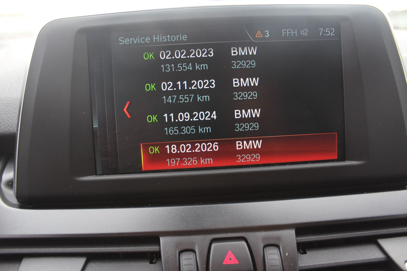BMW 218 2 Active Tourer 218 i Advantage — photo 17