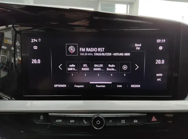 Opel Mokka-E view 14
