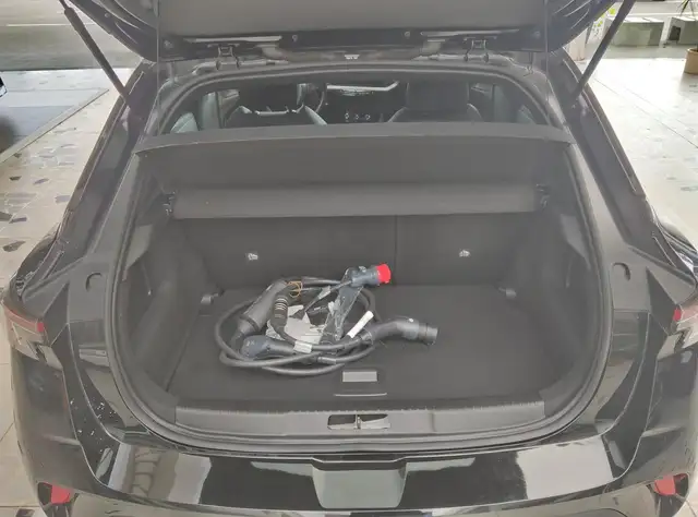 Opel Mokka-E view 9