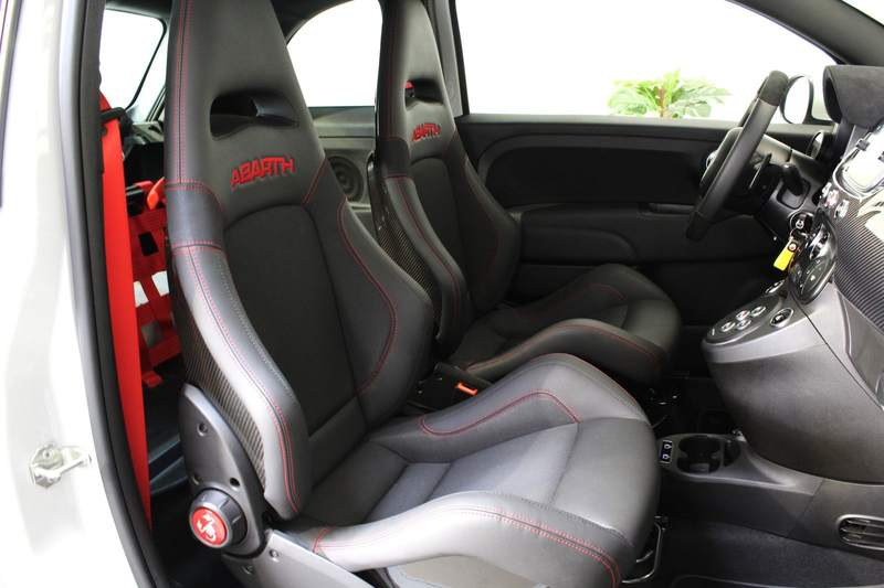 Abarth 595 esseesse Aut.*AKRA*1.HD*7500KM*CARBON*BEATS — photo 15