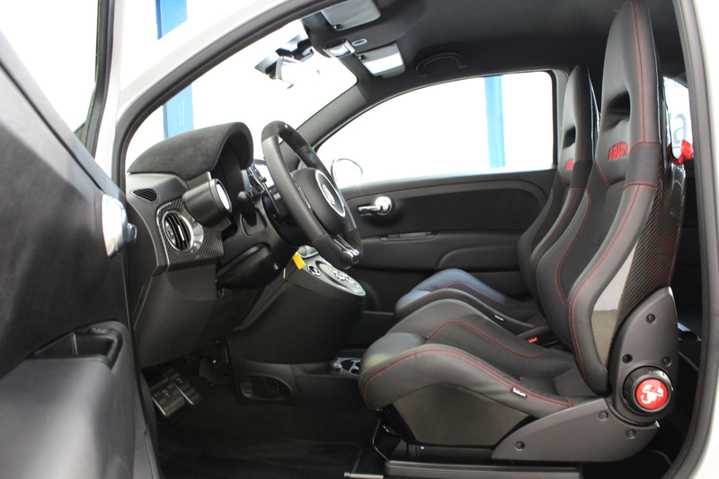 Abarth 595 esseesse Aut.*AKRA*1.HD*7500KM*CARBON*BEATS — photo 10