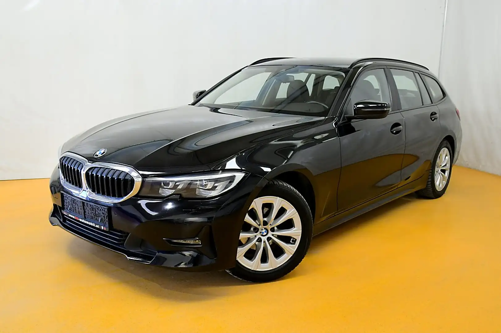 BMW 318 d Touring Aut. Schwarz - 1