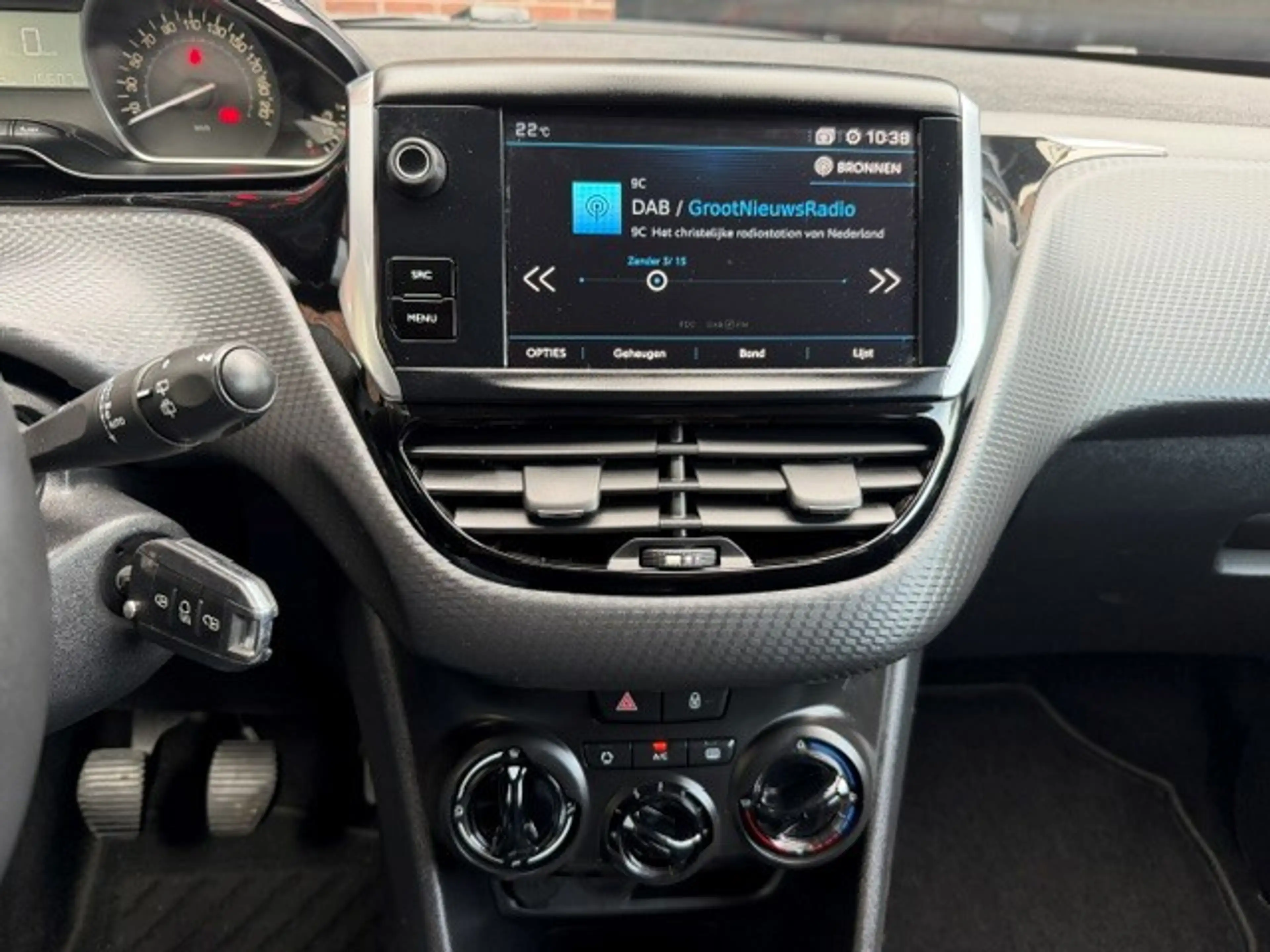 Peugeot 208 1.2 PureTech Signature / bj.2019 / kleur: zwart/ n — photo 14