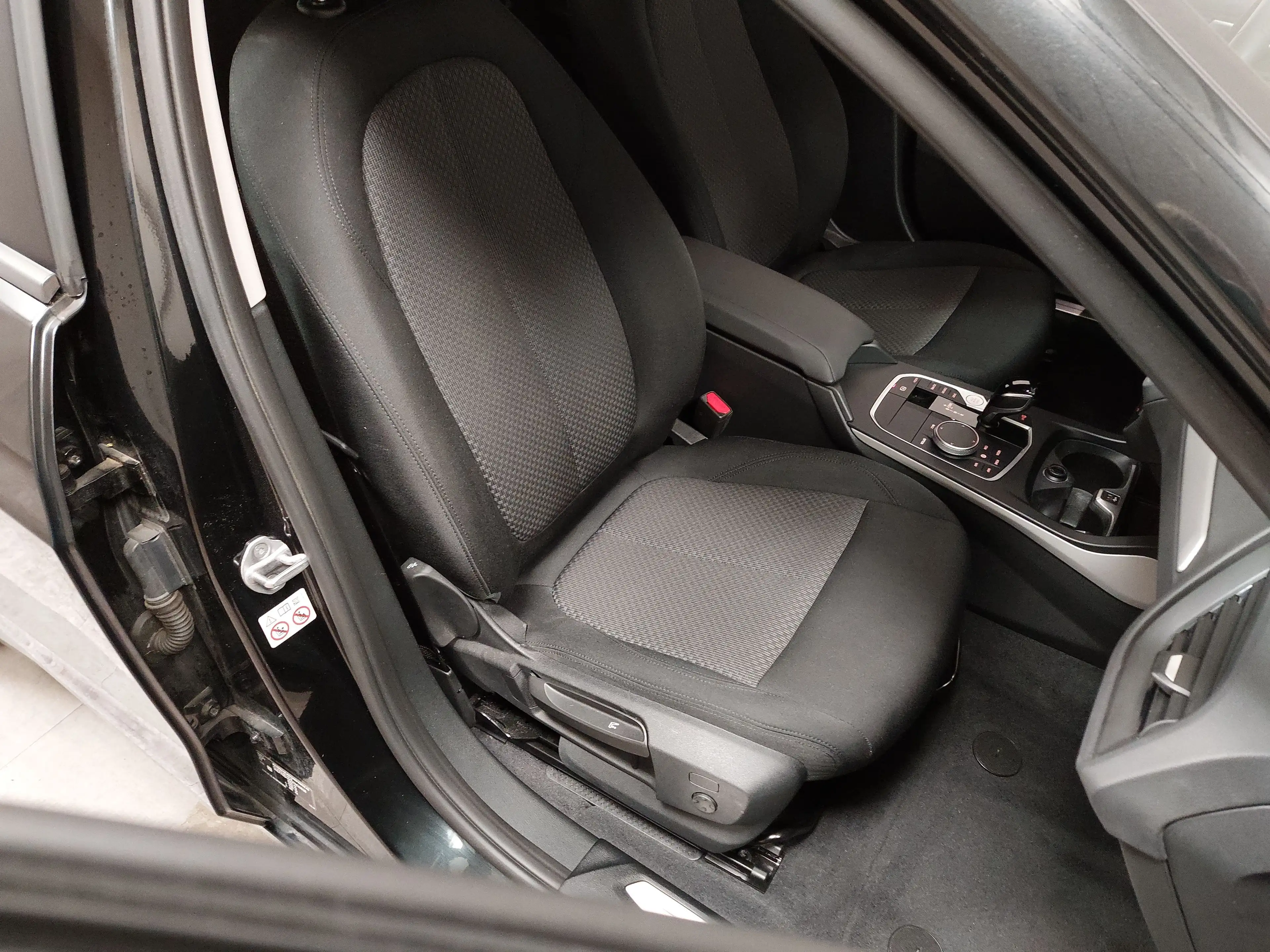 BMW 120 dA Advantage Navi LED LC-Pro PDC SHZ — photo 10