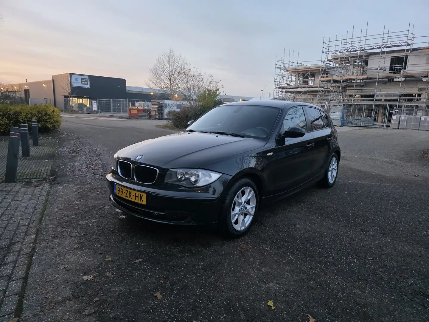 BMW 116 116i Business Line AUTOMAAT Zwart - 1