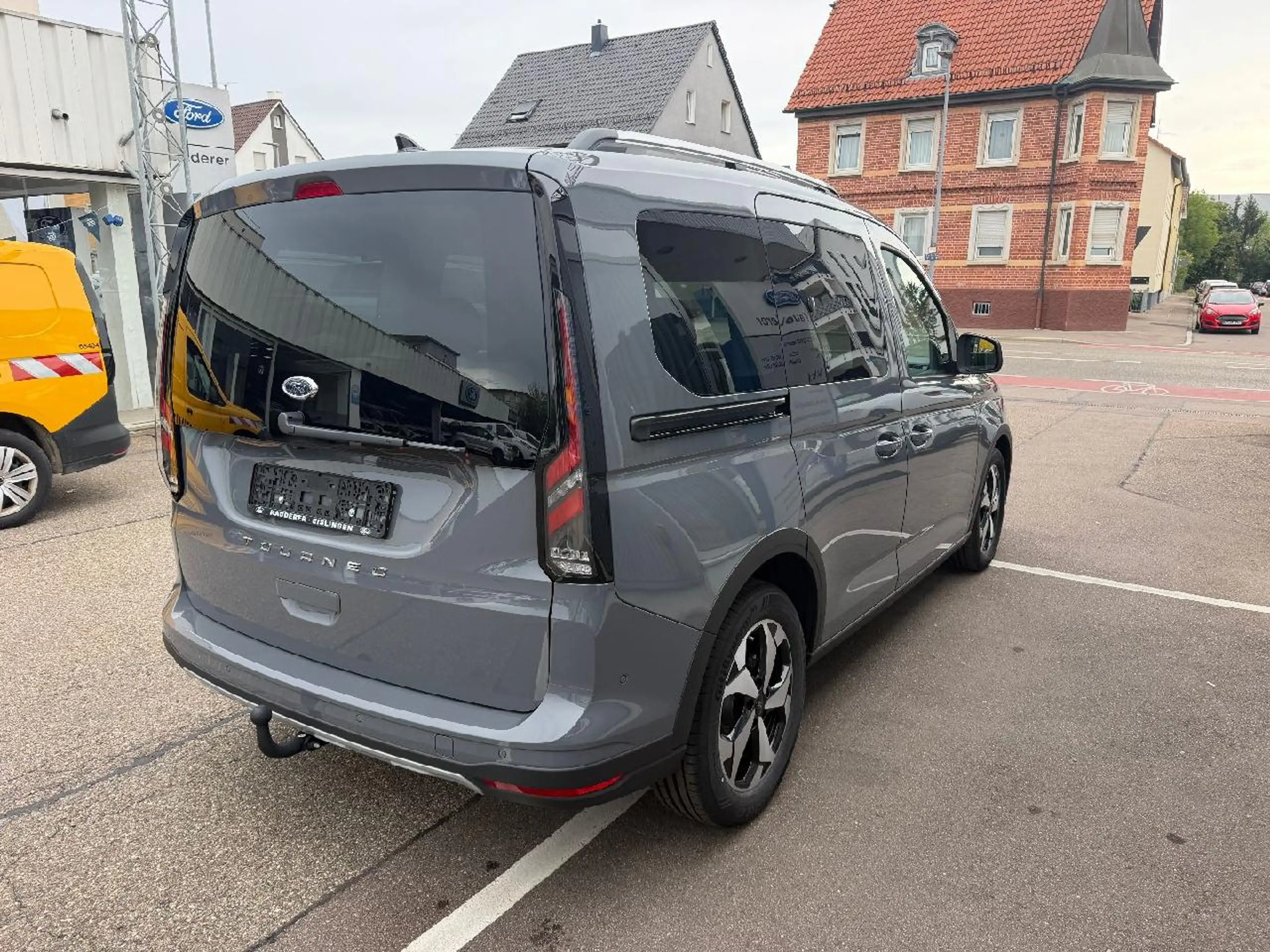 Ford Tourneo Connect Active — photo 4