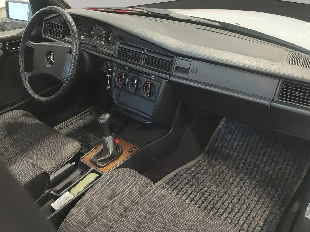 Mercedes-Benz 190 2.0 E 122cv, foto 10