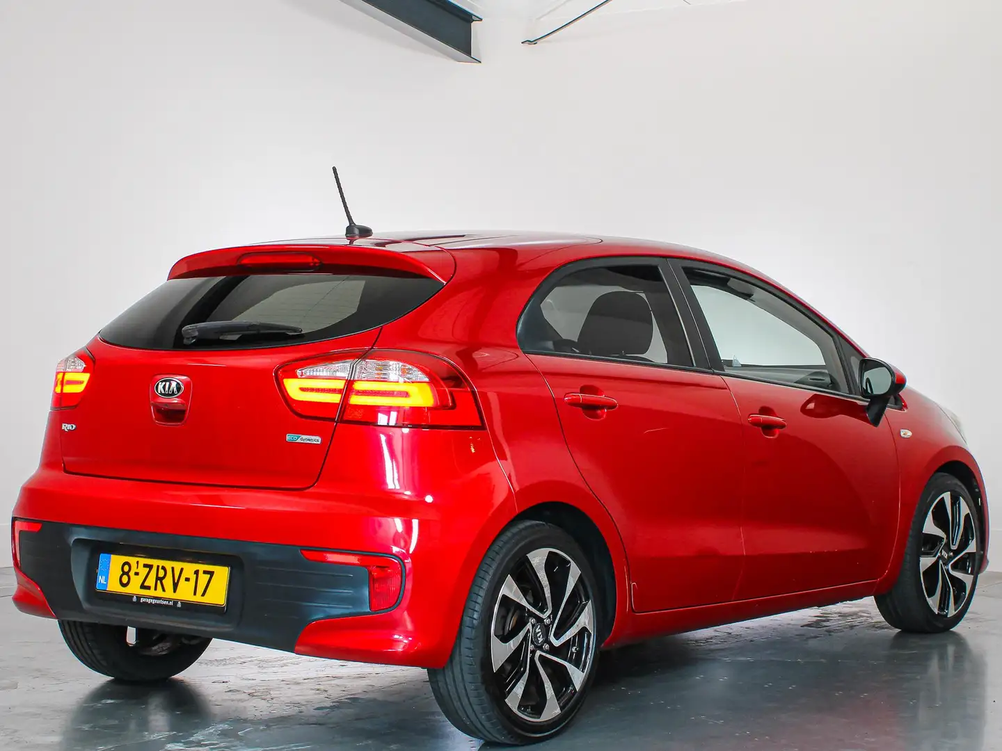 Kia Rio 1.2 CVVT DynamicLine LED, Bluetooth, Cruise Contro Rood - 2