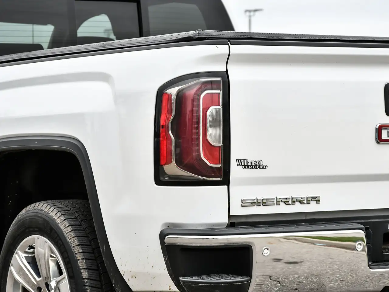 GMC Sierra 1500 снимка GMC Sierra 1500