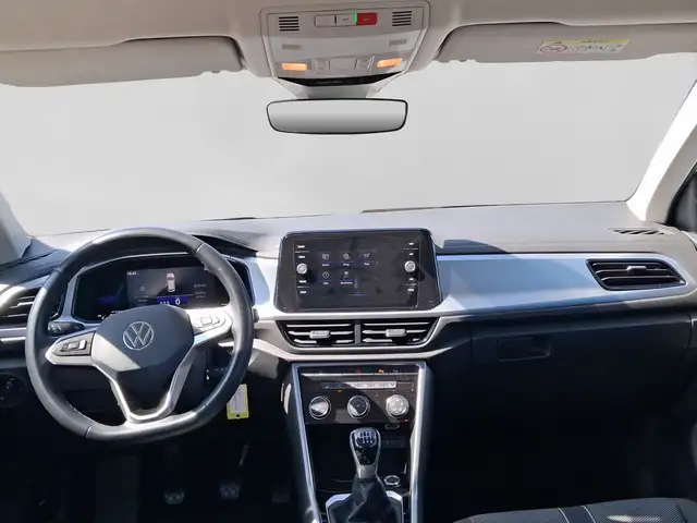 Volkswagen T-Roc view 5