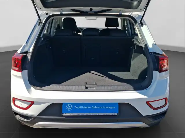 Volkswagen T-Roc view 17