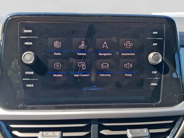 Volkswagen T-Roc view 13