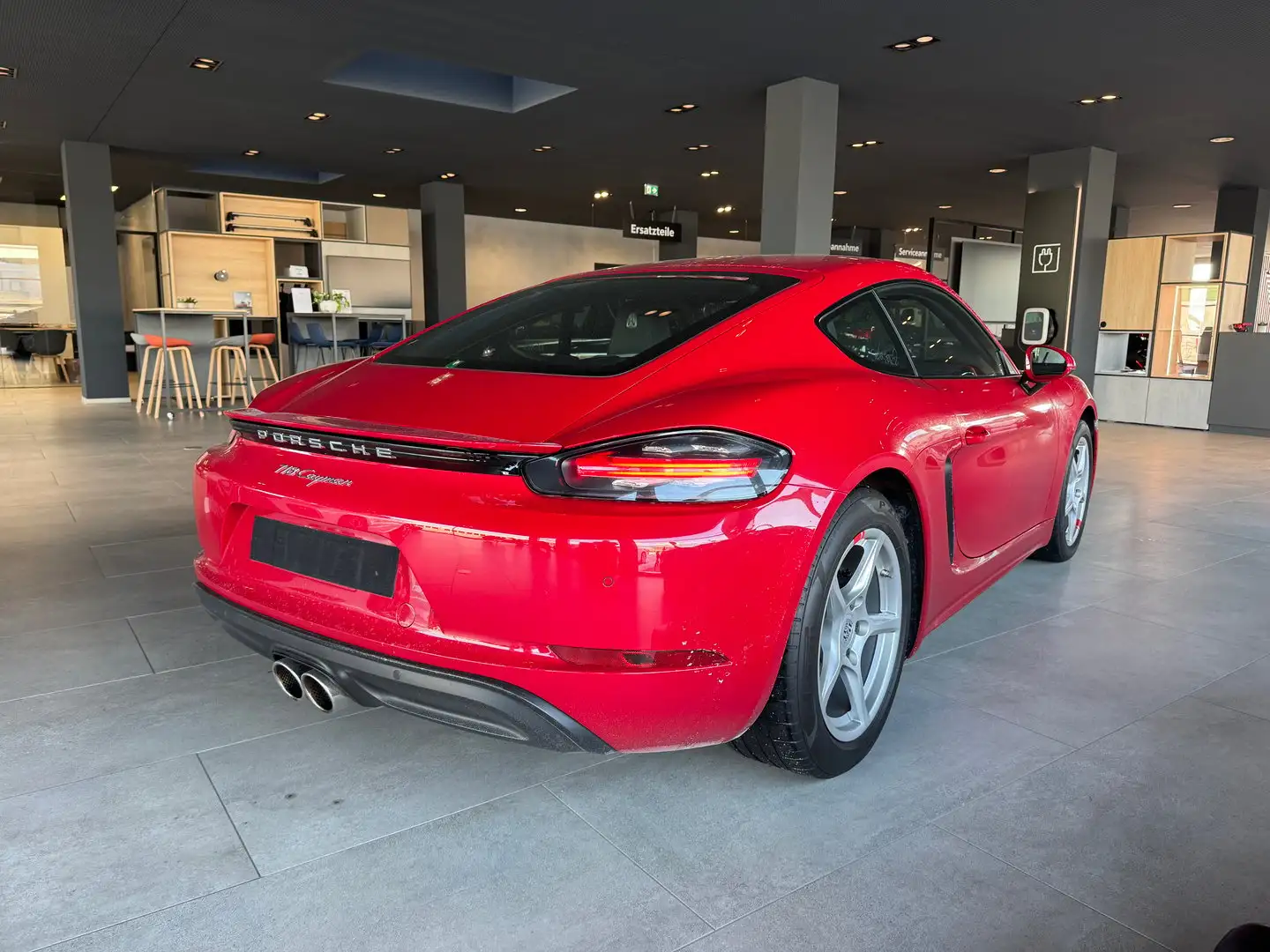 Porsche 718 Cayman Rouge - 2