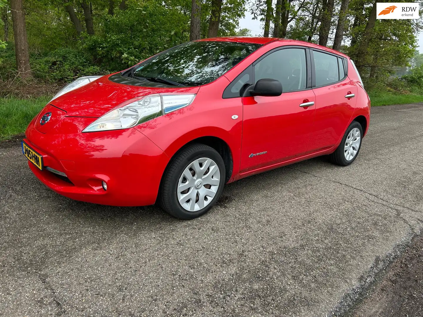 Nissan Leaf Visia 24 kWh / automaat / elektrisch Rood - 1