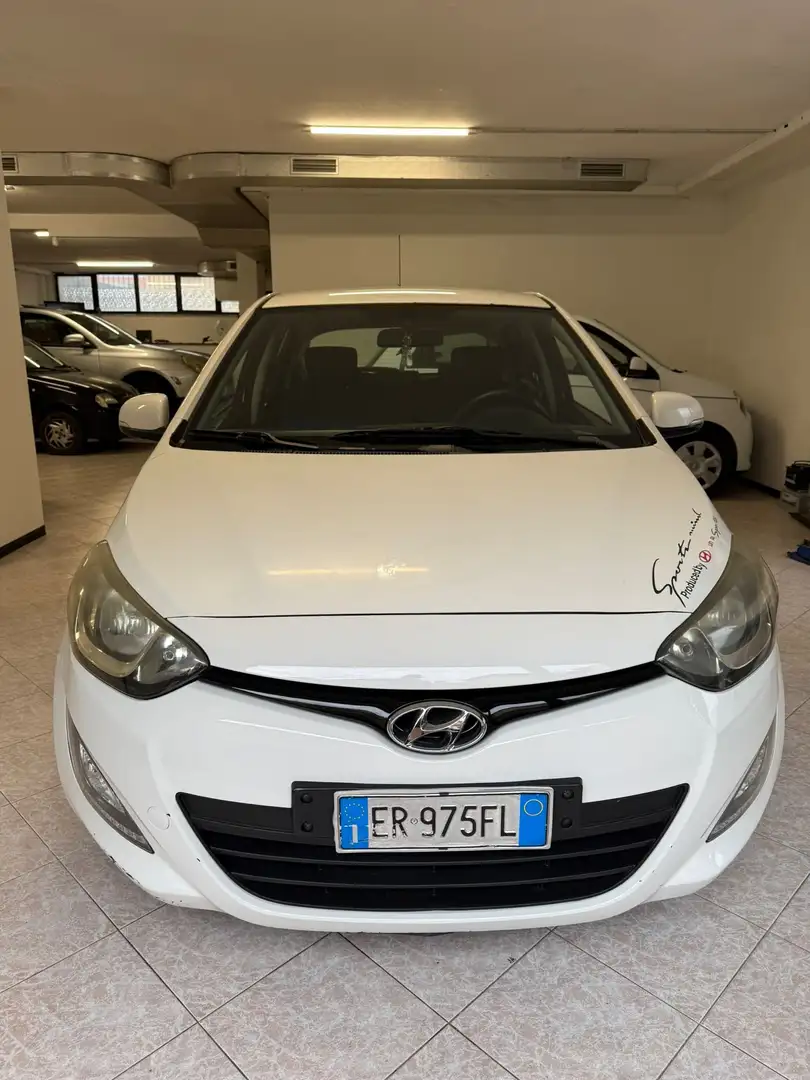 Hyundai i20 i20 I 2012 5p 1.2 bluedrive Bianco - 2