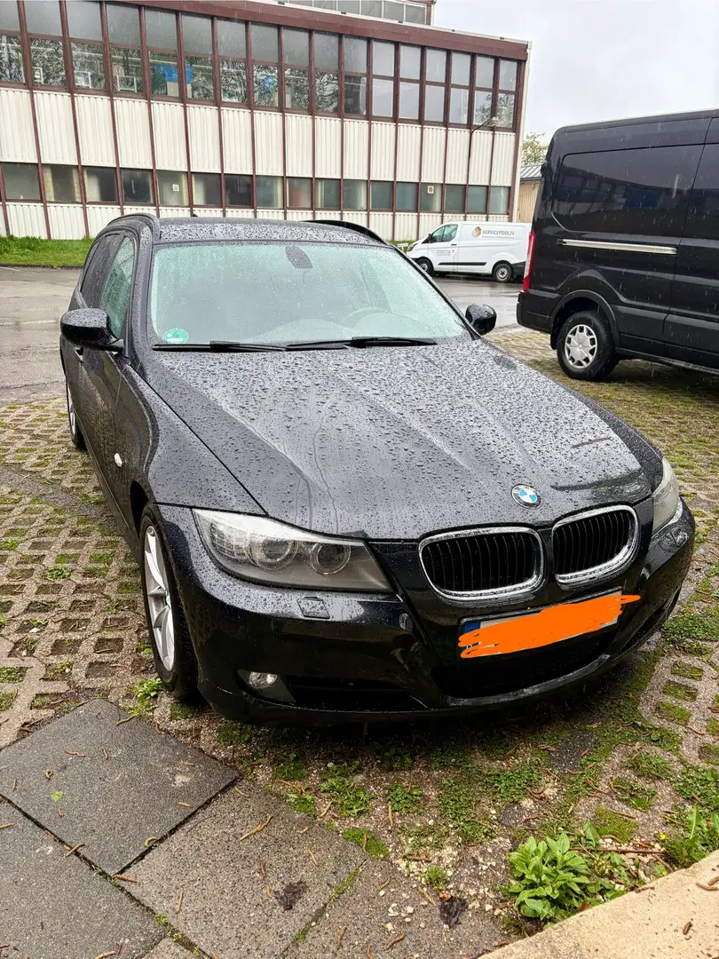 BMW 318 318d Schwarz - 1