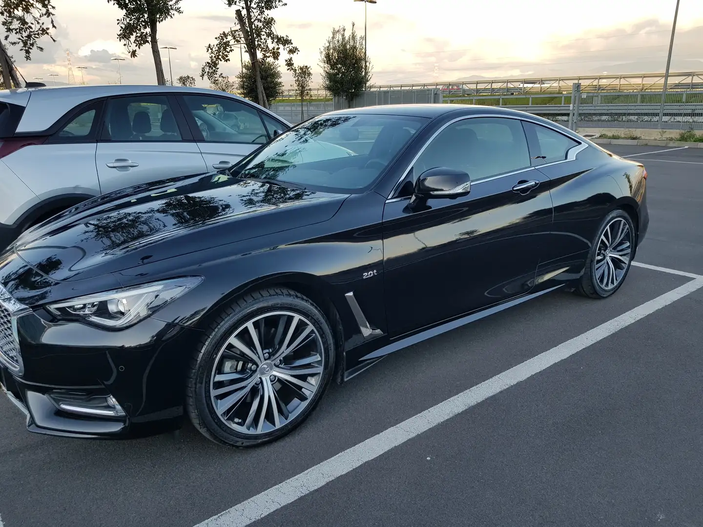Infiniti Q60 2.0t Premium Tech, Traz. Posteriore, Camere 360 Negru - 2