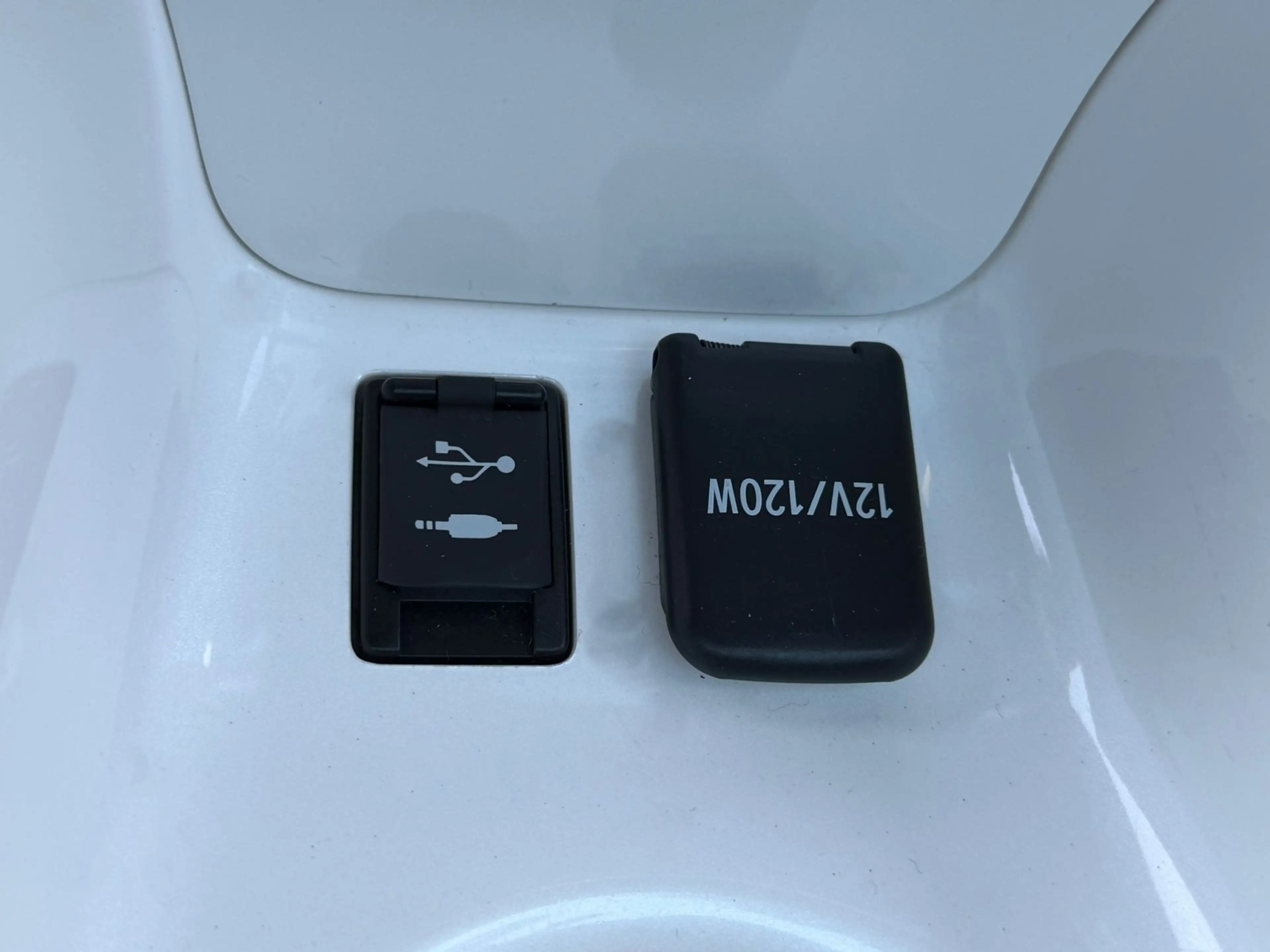 Toyota Prius 1.8 Hybrid Executive Clima - trekhaak - bluetooth — photo 14