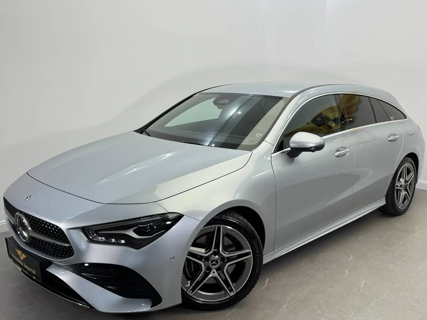 Mercedes-Benz CLA 200 CLA 200 SHOOTING BRAKE Aut. // FACELIFT //AMG LINE // Silber - 2