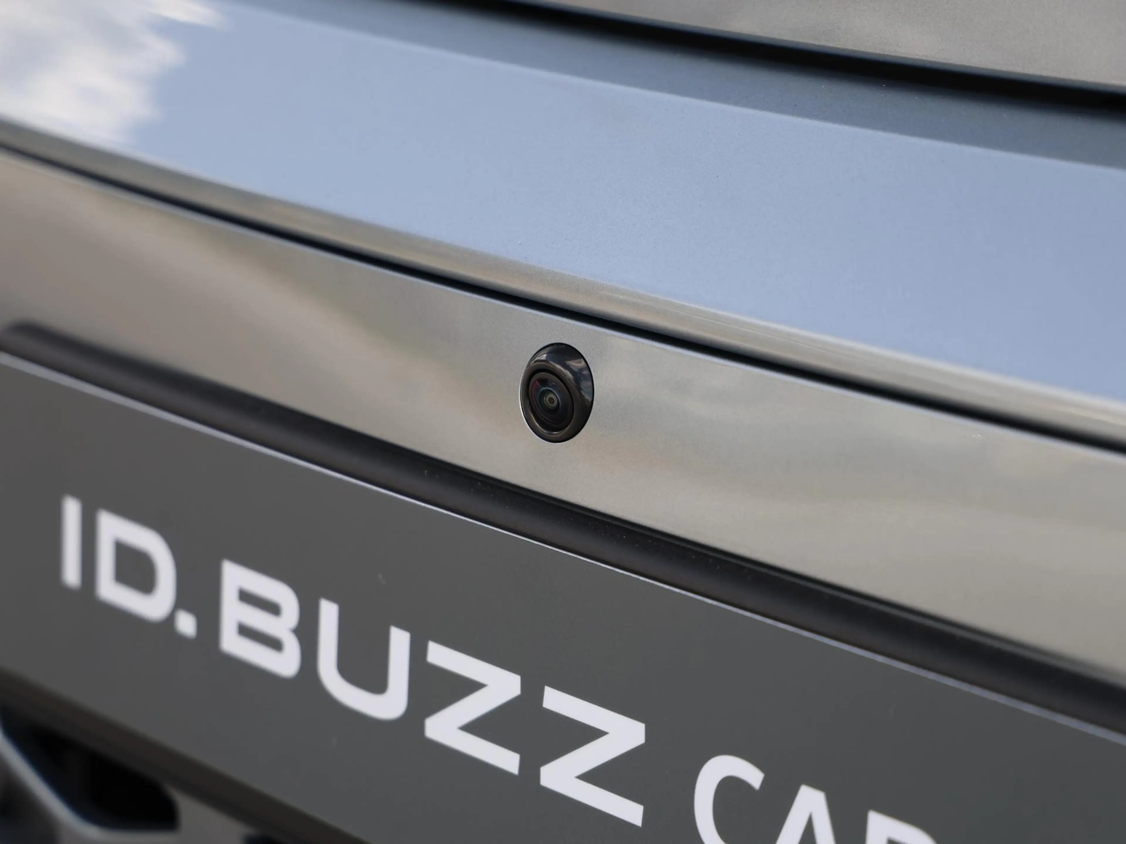 Volkswagen ID. Buzz Cargo Bulli Limited Edition Elektromotor 210 kW (286 pk) — photo 14