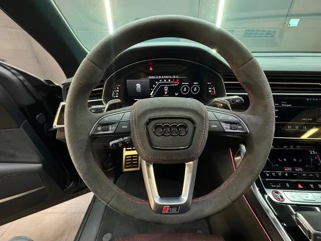 Audi RS Q8 view 15