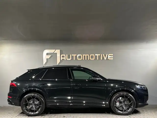 Audi RS Q8 view 13