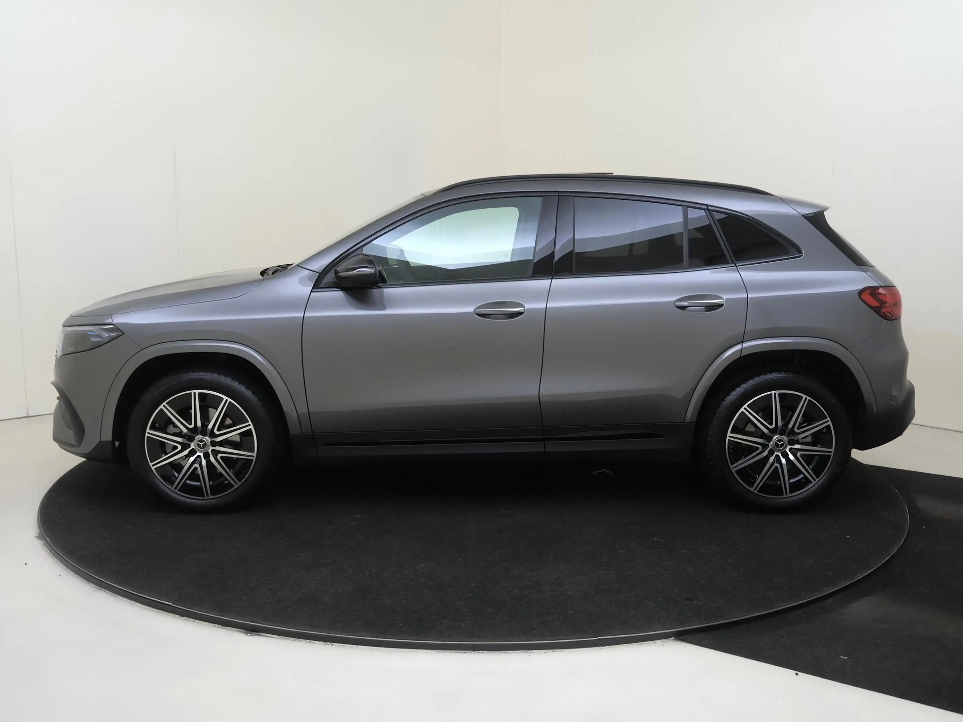 Mercedes-Benz EQA 250 250+ Business Solution AMG Limited 71 kWh Nightpak — photo 7