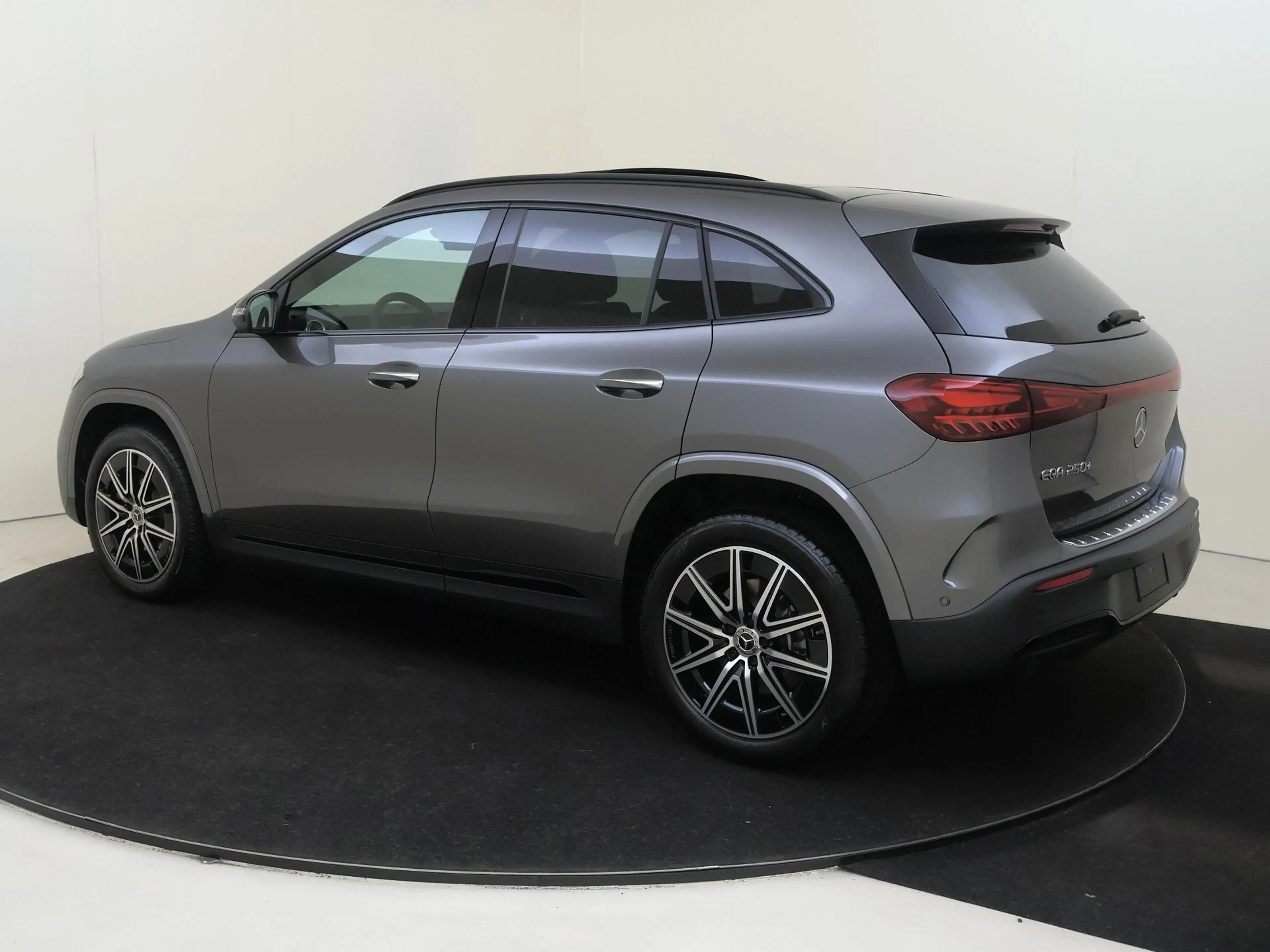 Mercedes-Benz EQA 250 250+ Business Solution AMG Limited 71 kWh Nightpak — photo 3