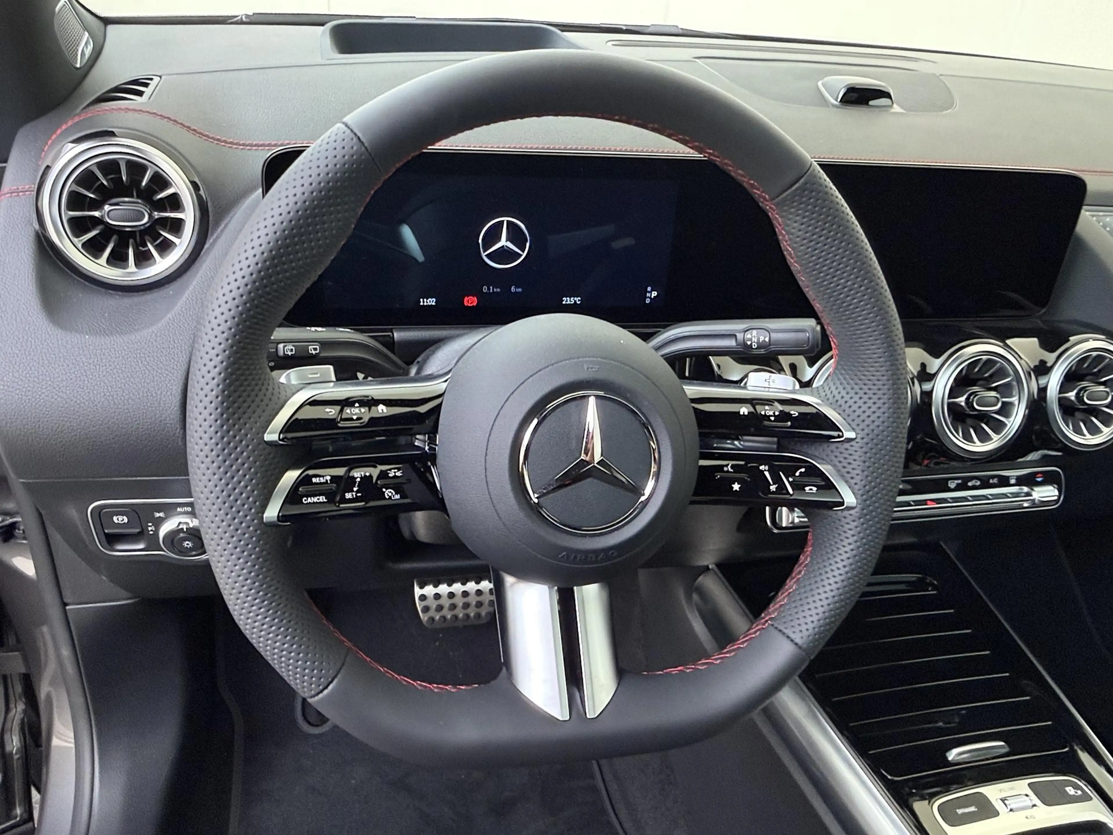 Mercedes-Benz EQA 250 250+ Business Solution AMG Limited 71 kWh Nightpak — photo 9