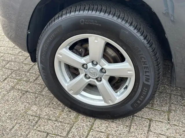 Toyota RAV4 view 12