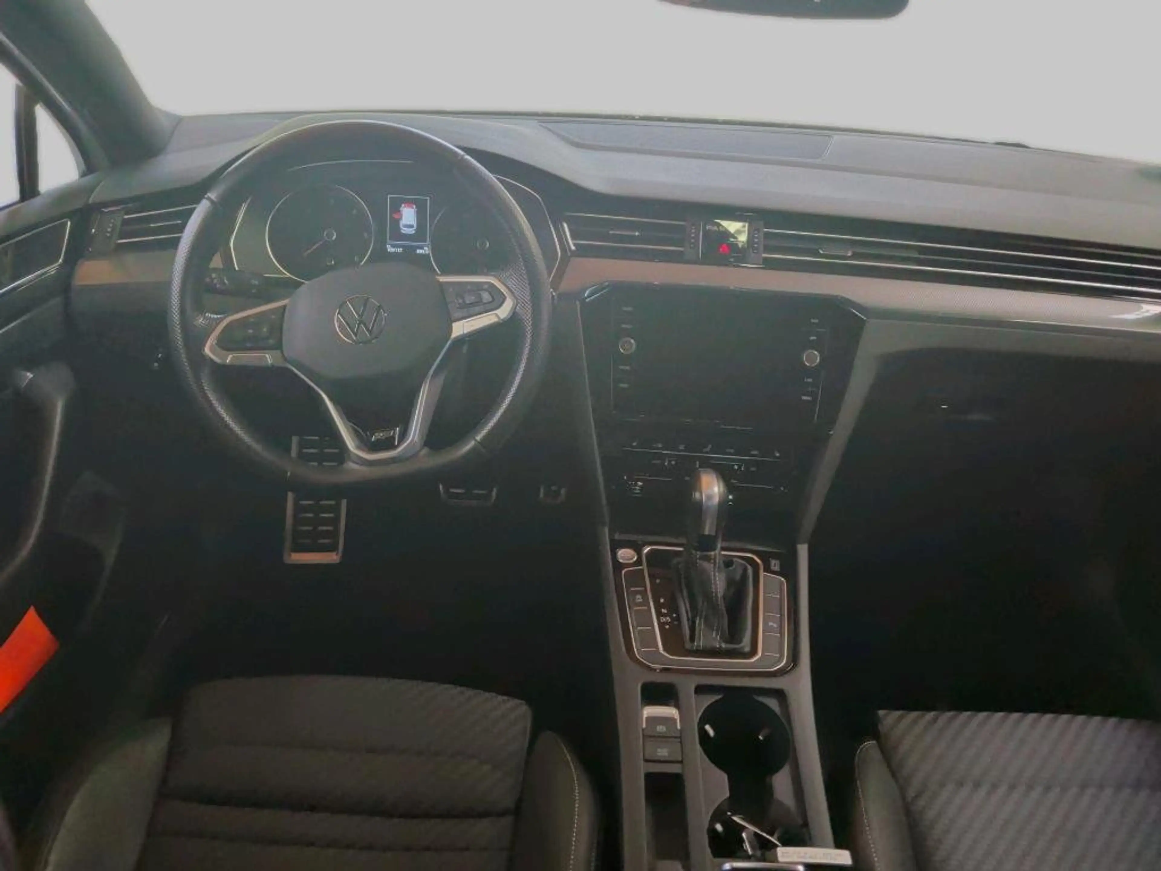 Volkswagen Passat Variant 2.0 TDI Business R-Line AHK — photo 6