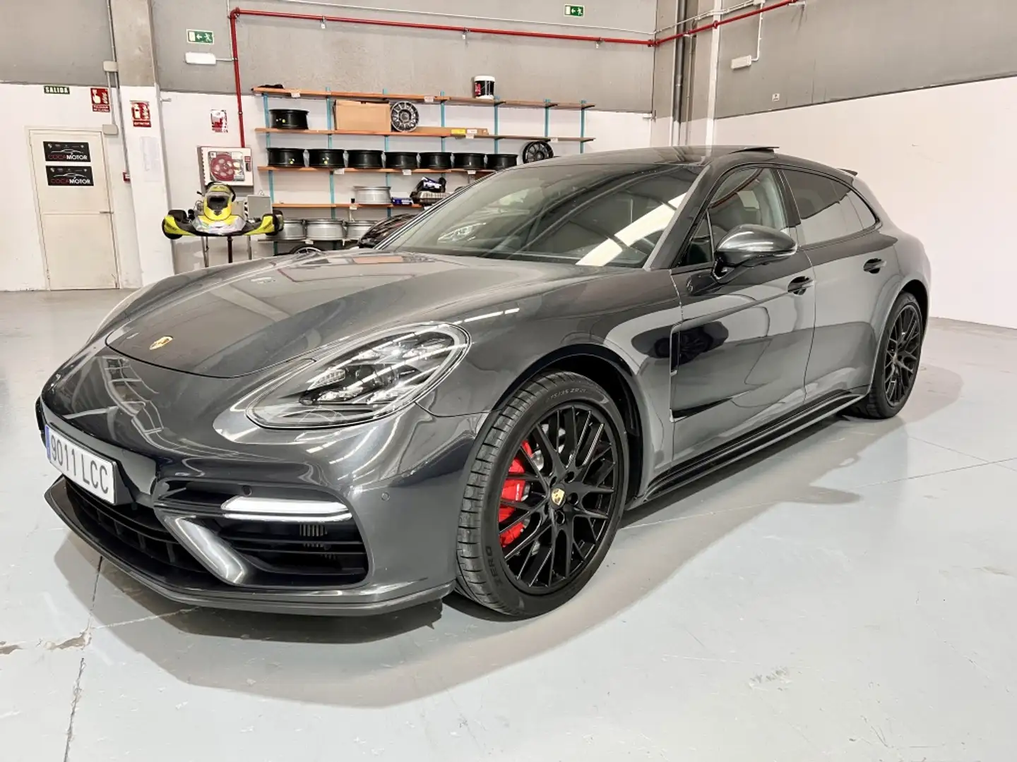 Porsche Panamera Turbo Sport Turismo Gris - 2