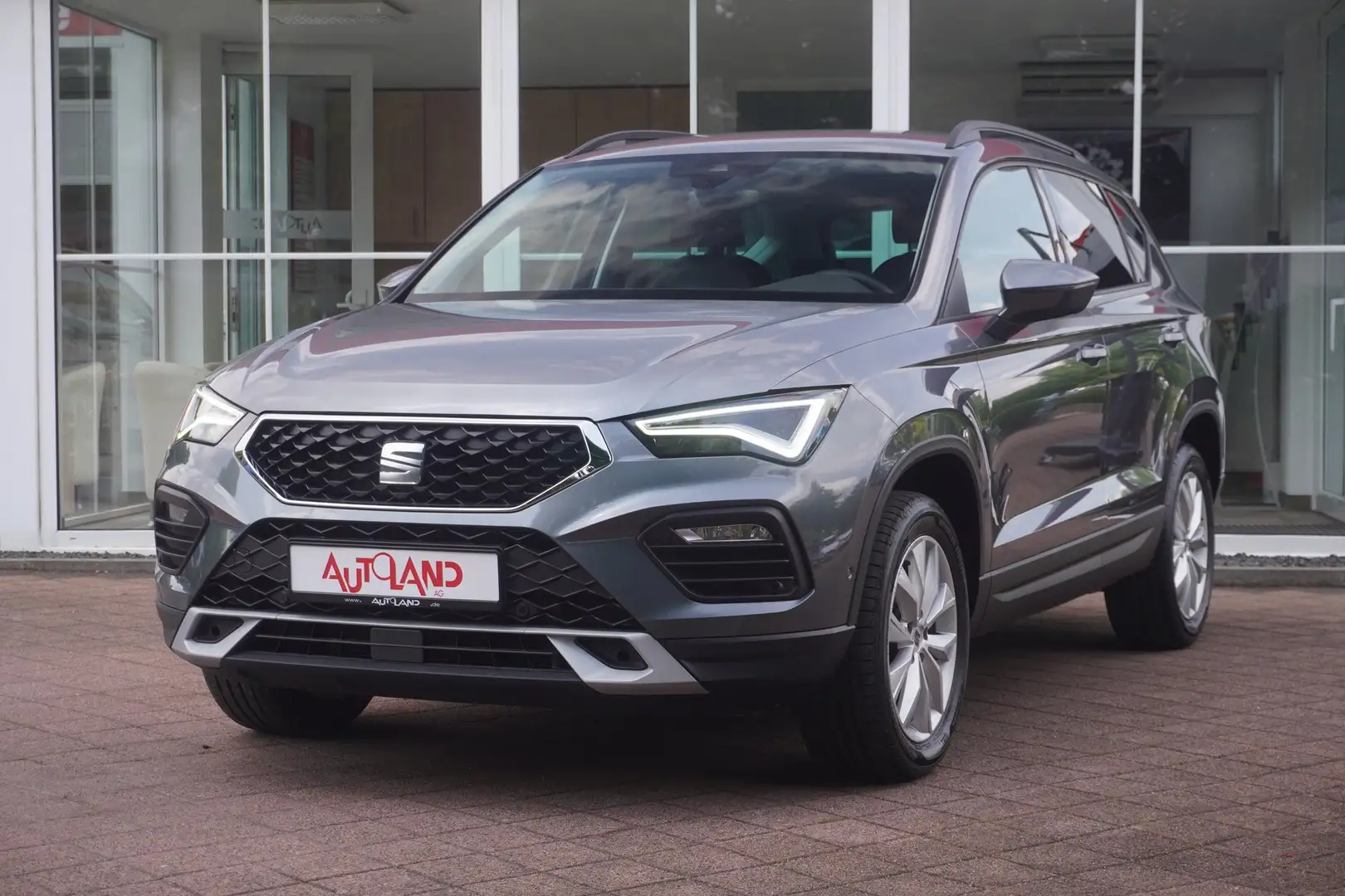 SEAT Ateca 1.5 TSI DSG LED ACC Kamera Sitzheizung Grau - 2