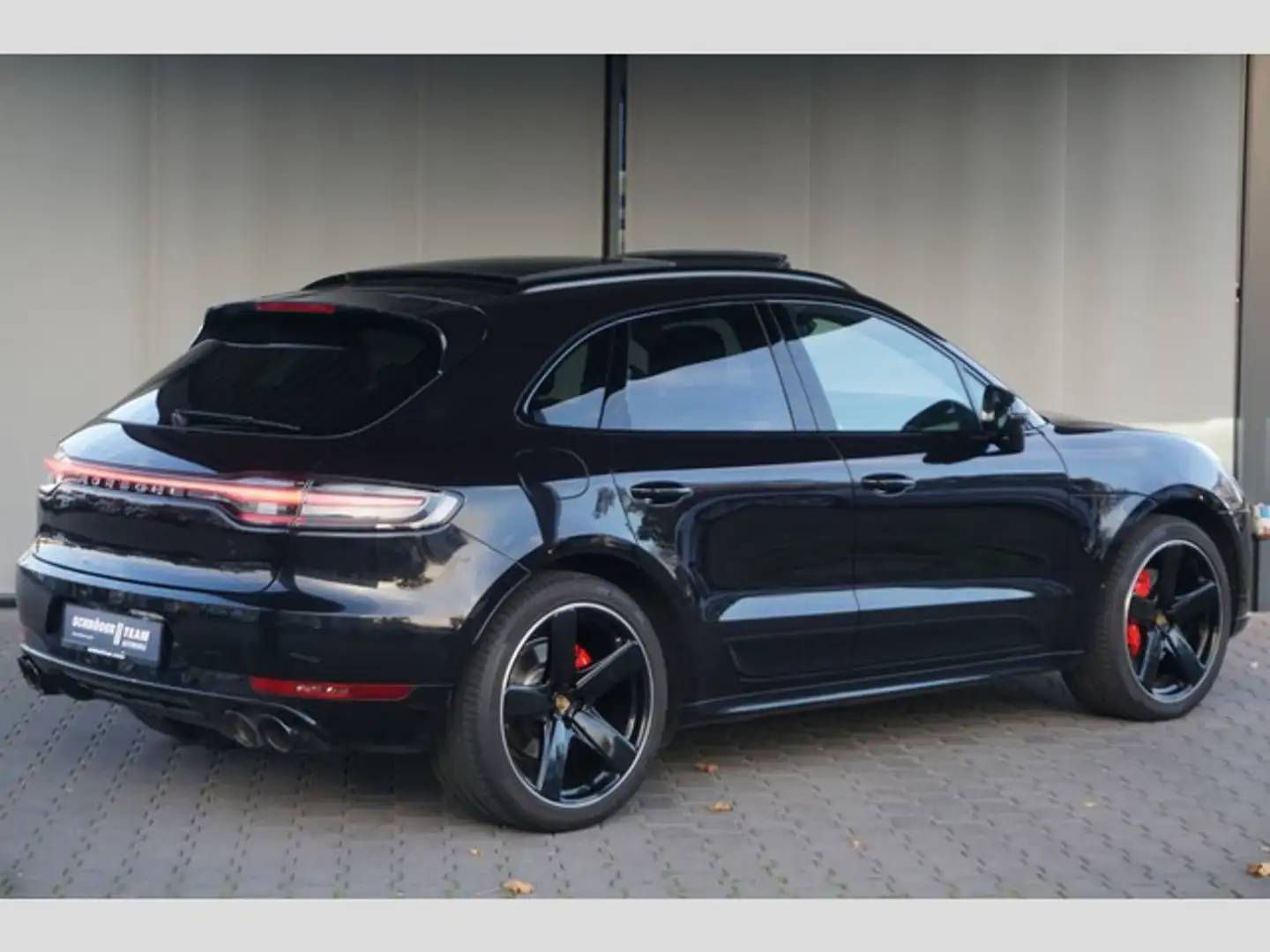 Porsche Macan GTS Pano Leder Bose Luft AHK Service neu Noir - 2