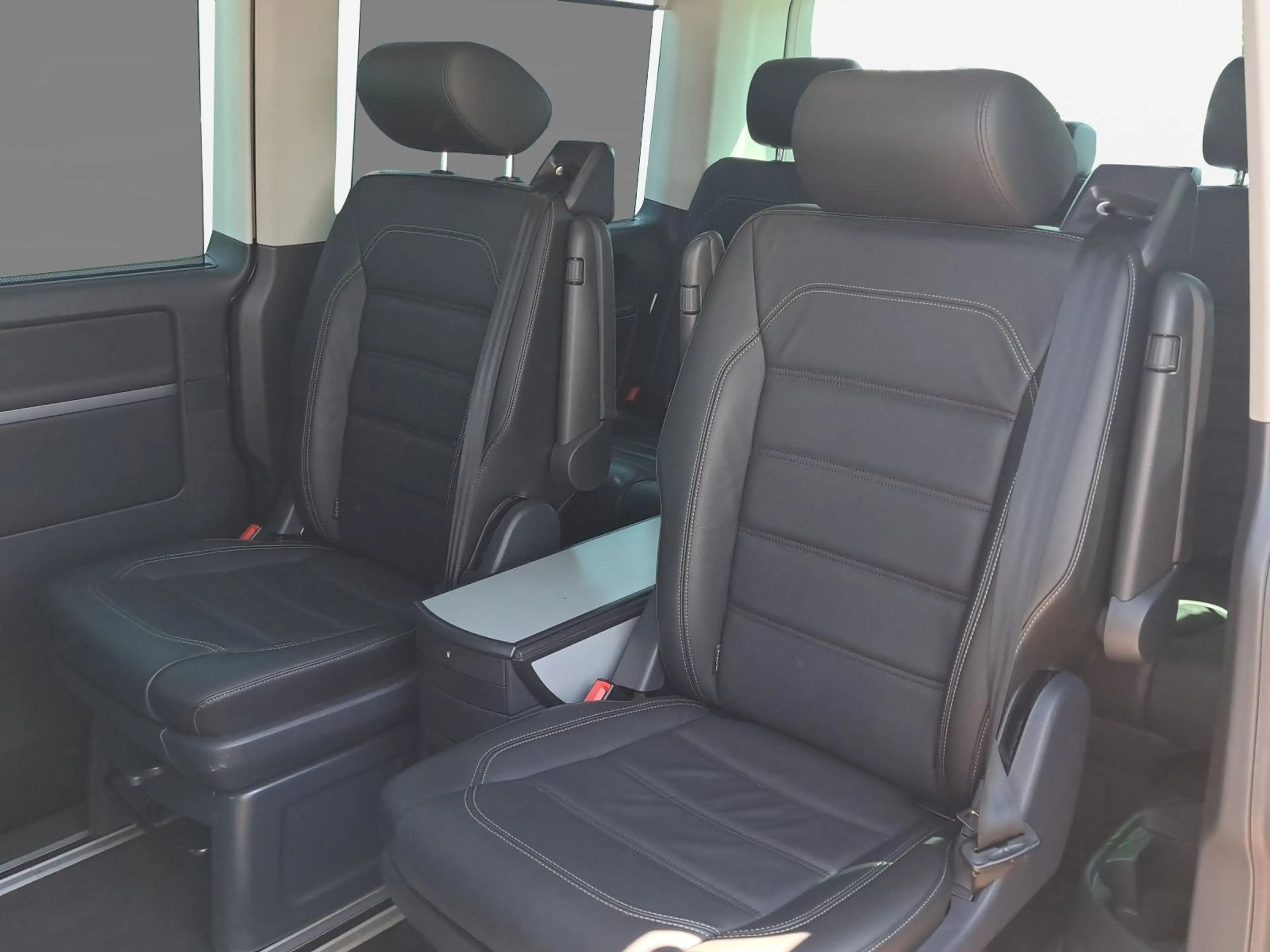 Volkswagen T6.1 Multivan Highline 2.0 TDI Stand*RFK*LED*ACC — photo 15