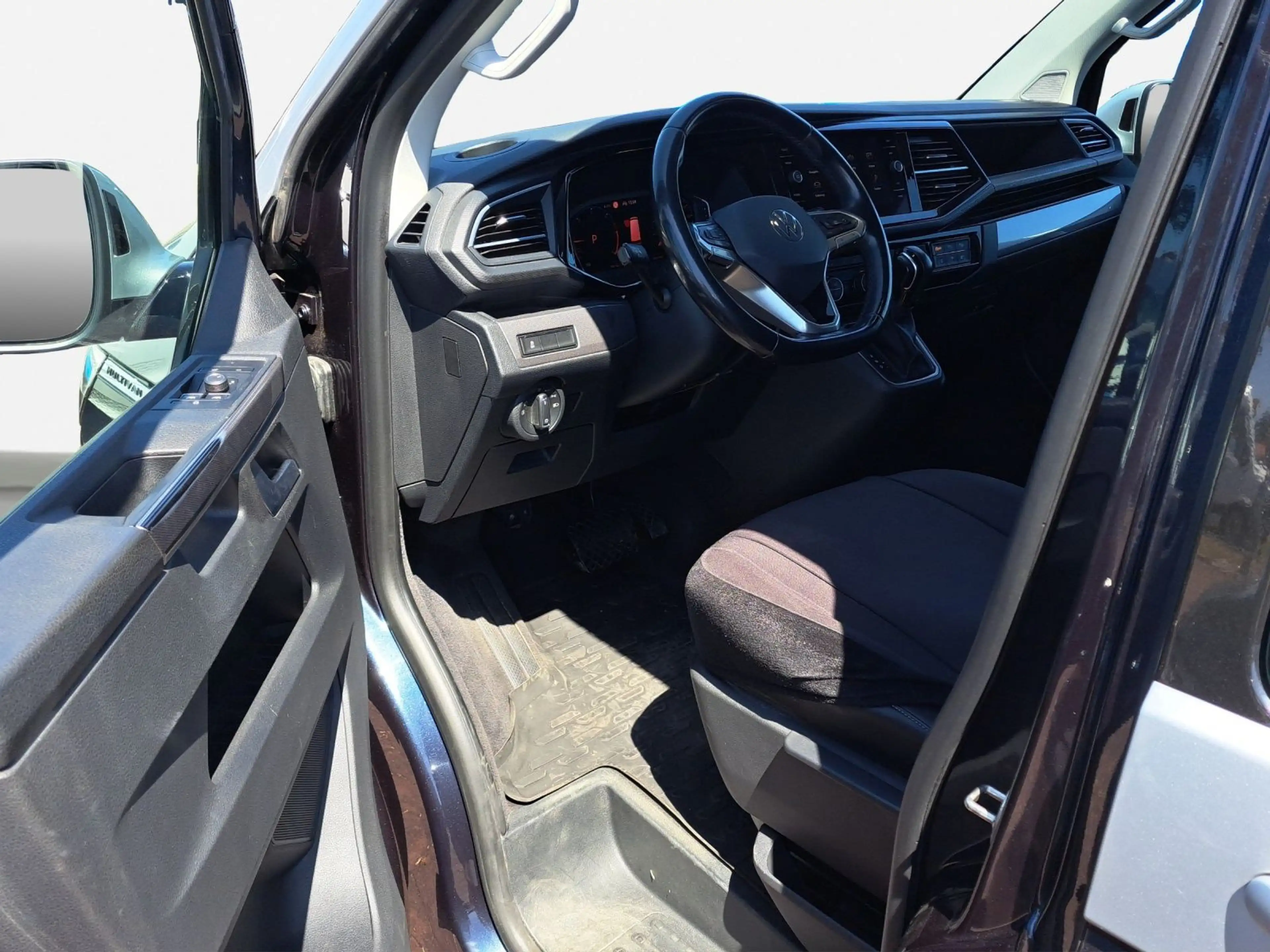 Volkswagen T6.1 Multivan Highline 2.0 TDI Stand*RFK*LED*ACC — photo 13