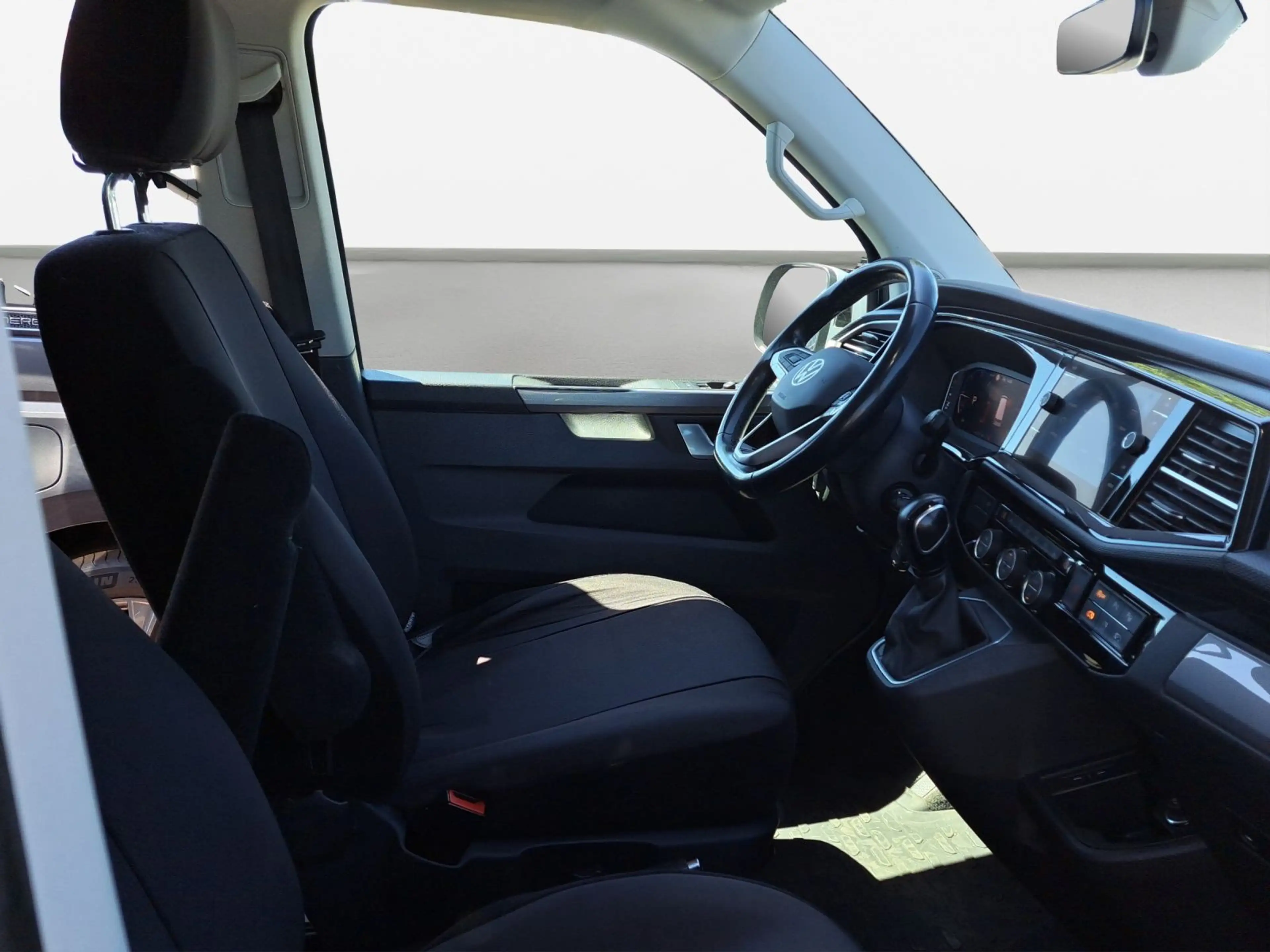 Volkswagen T6.1 Multivan Highline 2.0 TDI Stand*RFK*LED*ACC — photo 3