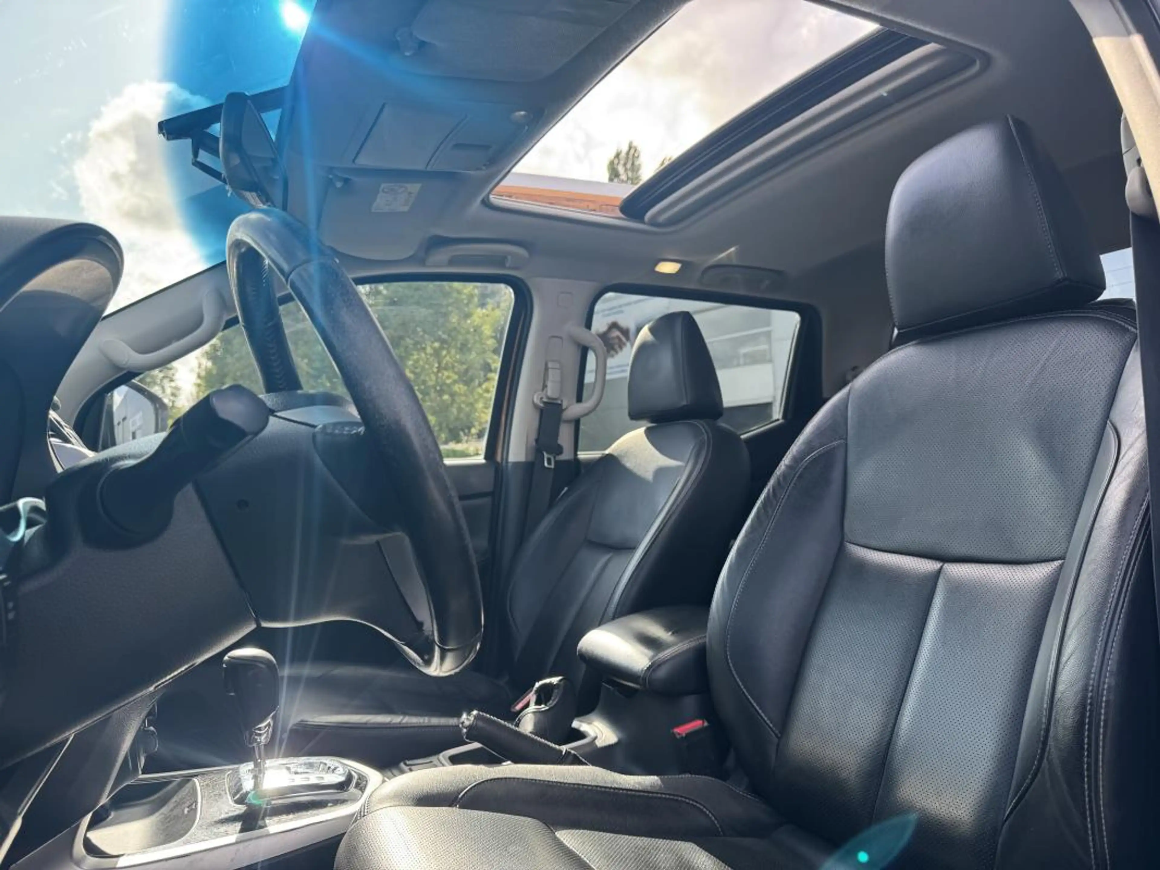 Nissan Navara NP300 2.3 DCI 190CH CUIR T.O PANO BOITE AUTO GAR 12M — photo 7