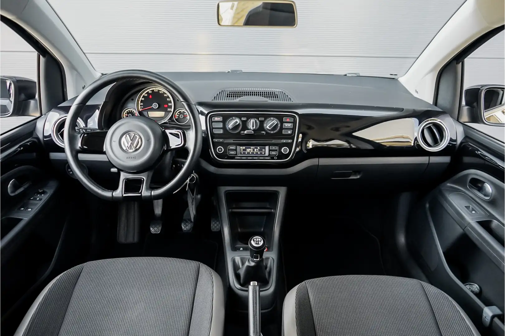 Volkswagen up! 1.0 High Up Cruise Airco 5-DRS Fender Sound Noir - 2
