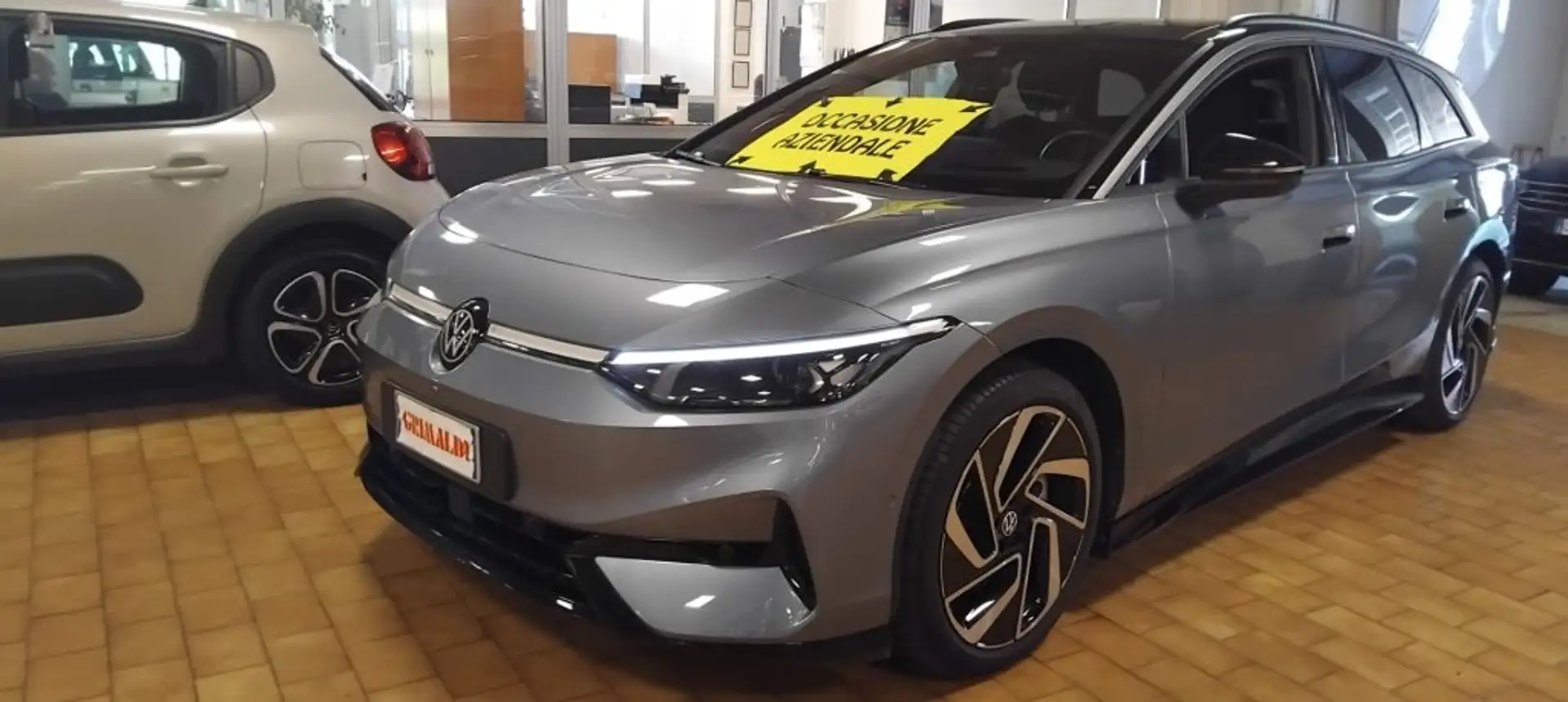 Volkswagen ID.7 Tourer Pro Grijs - 1