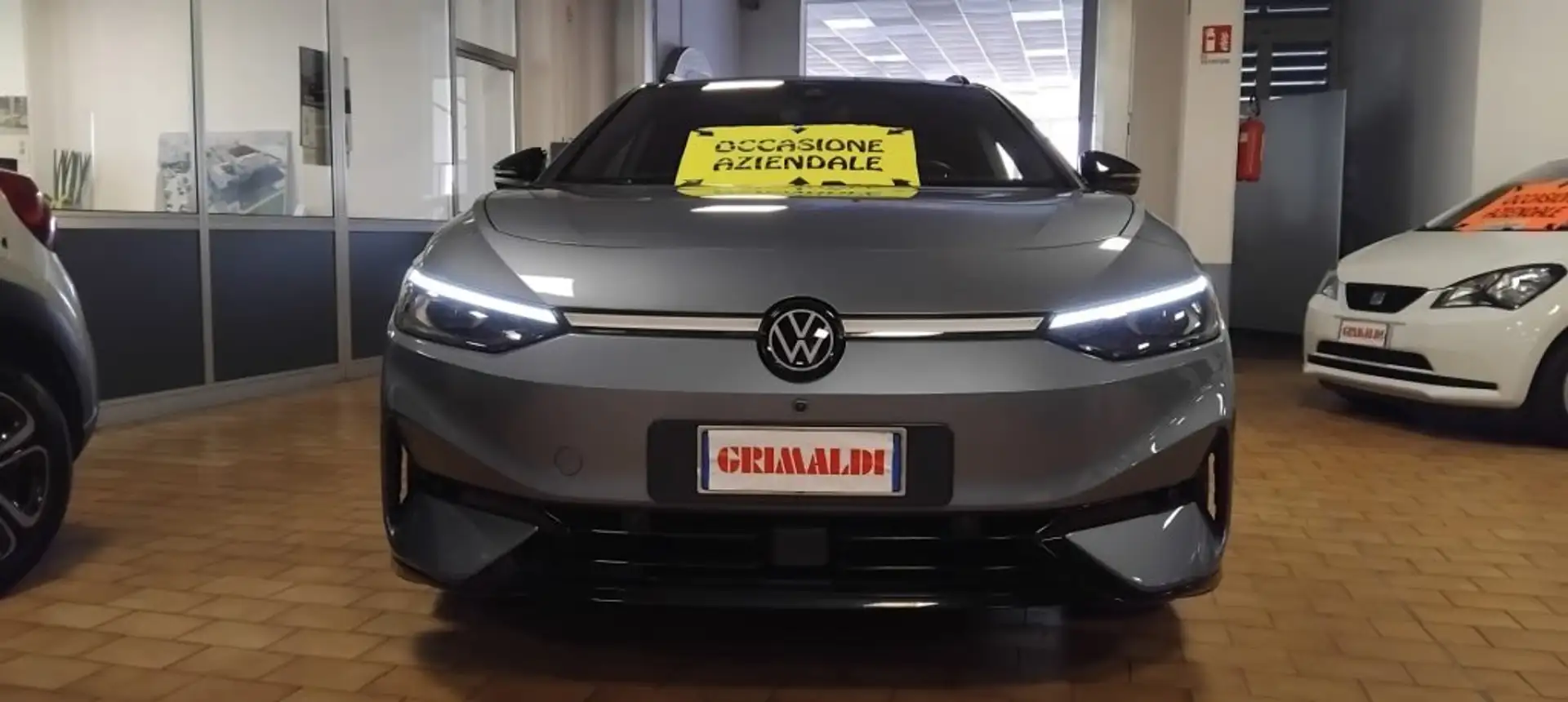 Volkswagen ID.7 Tourer Pro Grijs - 2