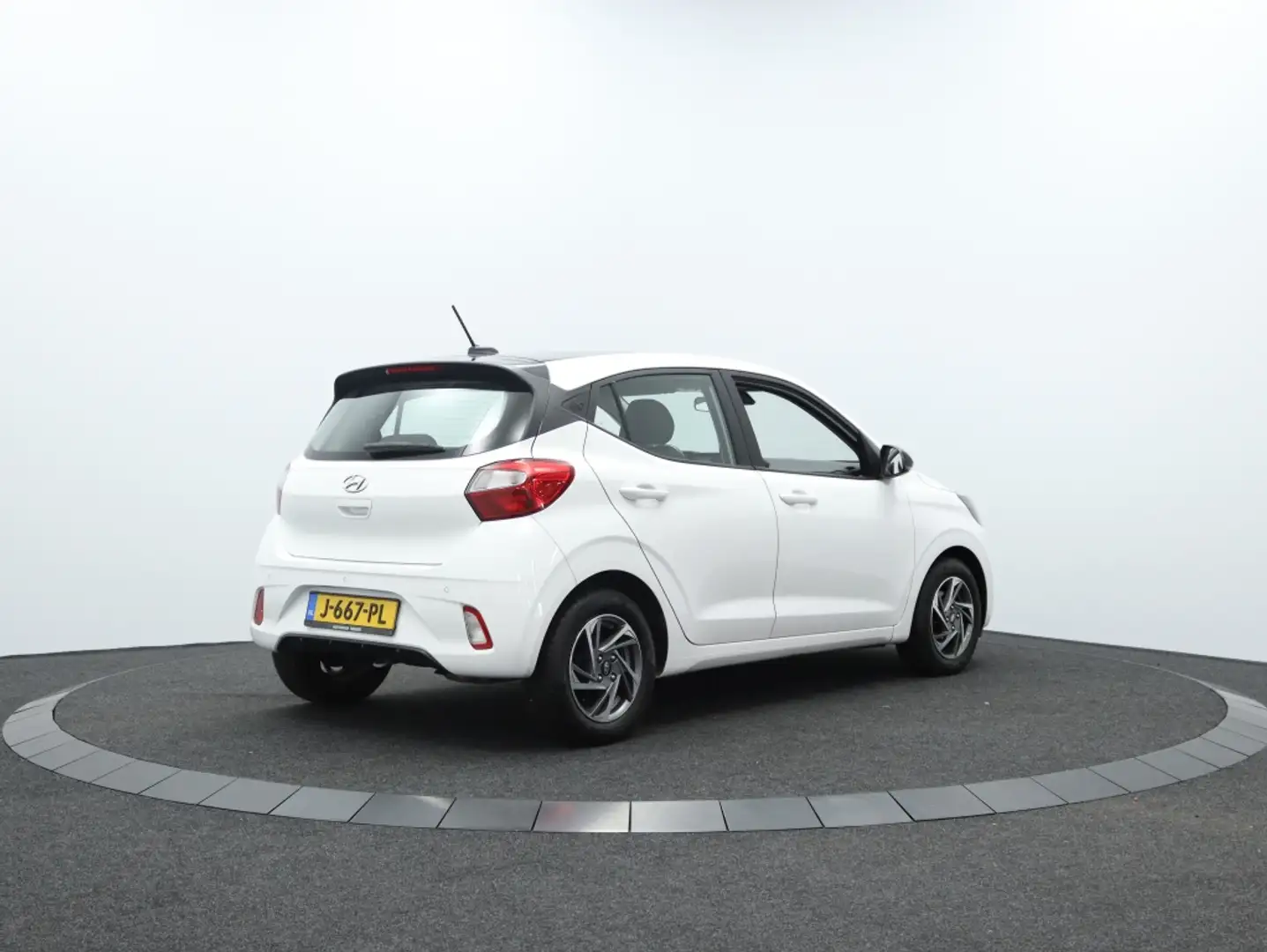 Hyundai i10 1.0 Comfort Automaat | Carplay | 14" Velgen | Stoe Blanc - 2