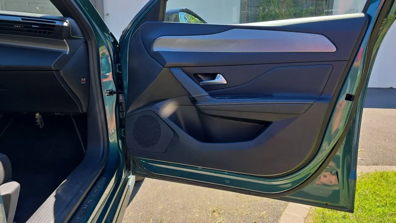 Peugeot 308 308 — photo 23