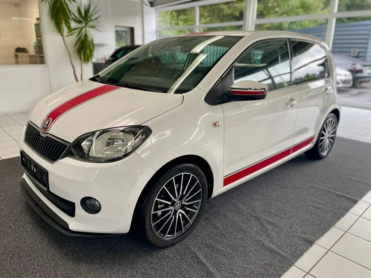 Skoda Citigo Sport*SITZHEZUNG*TÜV NEU*WINTERREIFEN*SPORT AUS Weiß - 1